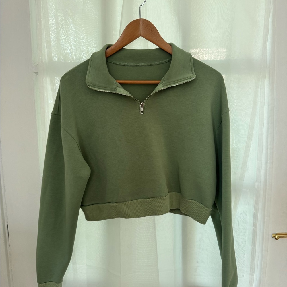 Light Green Women's Cropped Pullover